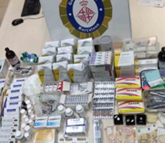 Precintan un local del Eixample que funcionaba como una clínica dental clandestina Precintan un local del Eixample que funcionaba como una clínica dental sin licencia