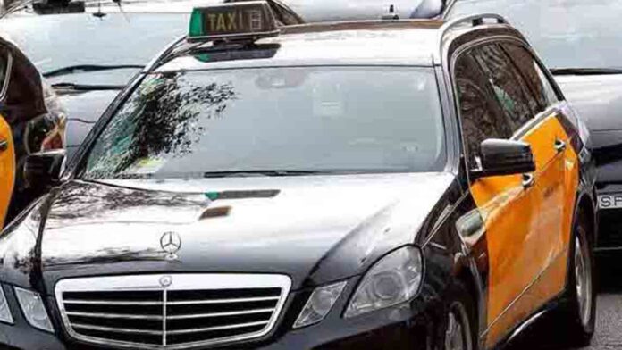 Asociaciones y empresas de intermediación piden suspender la tarifa 3 del taxi