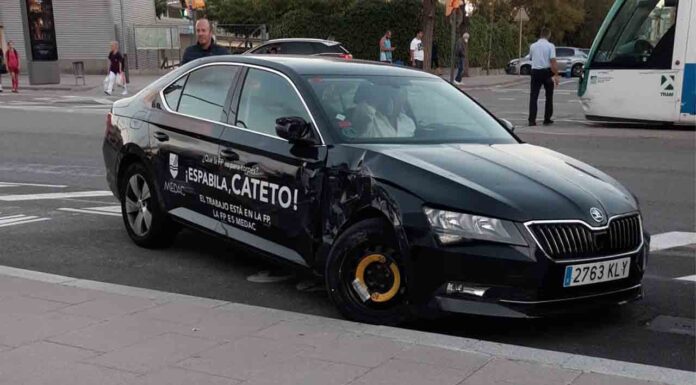 El abogado de la UE cuestiona la normativa de 1 VTC por cada 30 taxis Un Cabify choca contra un tranvía en Sant Joan Despí en un giro prohibido