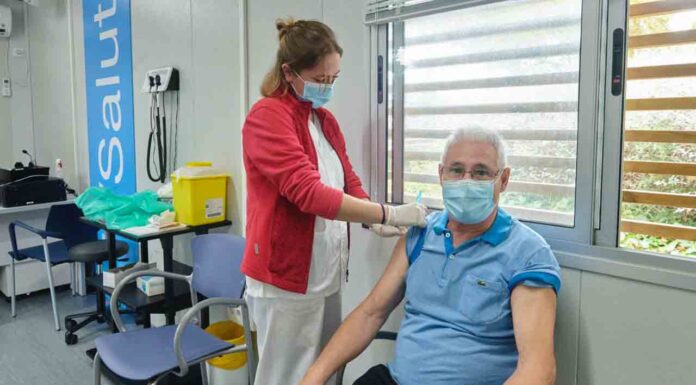 Comienza la vacunación de la gripe y la 4ª dosis de la Covid a los mayores de 60 Comienza la vacunación de la gripe y la 4ª dosis de la Covid a los mayores de 60