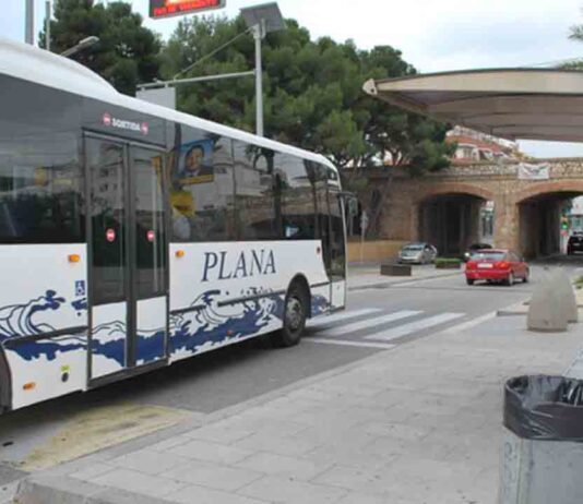10.000 euros de multa por dejarse una niña de 3 años siete horas en un bus escolar Casi 10.000 euros de multa por dejarse una niña de 3 años siete horas en un bus escolar