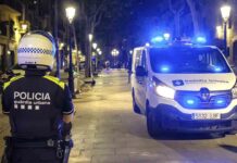 Dos detenidos en Barcelona tras localizar armas de fuego en su vehículo Detenidos al mostrar documentación falsa en un control en la Gran Vía