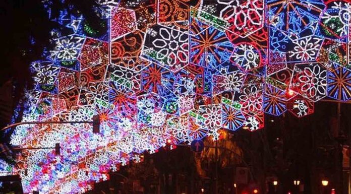 El alumbrado navideño un nuevo icono de la ciudad de Barcelona El alumbrado navideño un nuevo icono de la ciudad de Barcelona