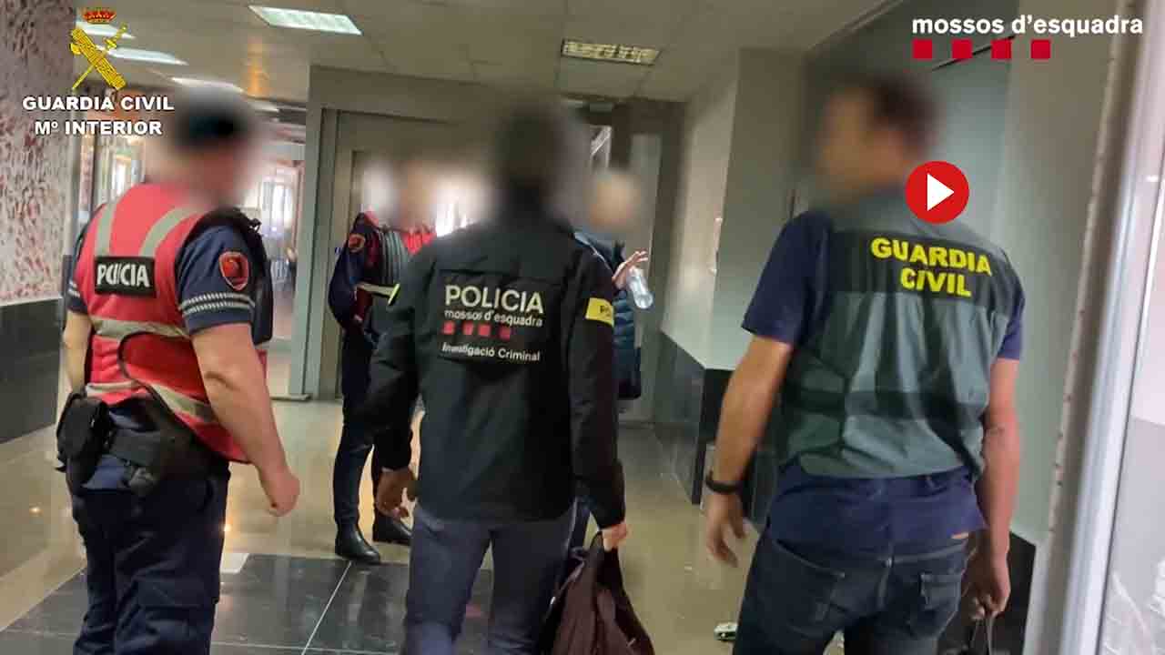 Detenido en el Aeropuerto de El Prat el jefe de las estafas masivas Everfx