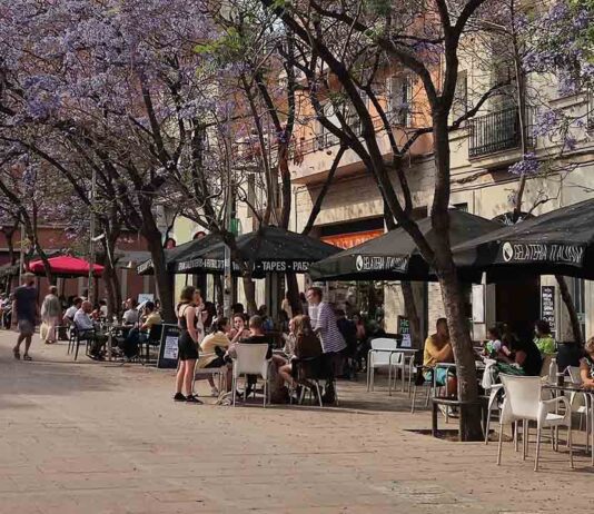 Las terrazas de Gràcia serán más pequeñas para equipararse a las del resto de la ciudad Las terrazas de Gràcia serán más pequeñas para equipararse a las del resto de la ciudad