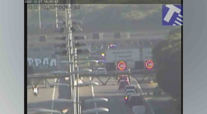 Un ciclista en estado grave tras un accidente en la C-31 a la altura de Gavà Un ciclista en estado grave tras un accidente en la C-31 a la altura de Gavà