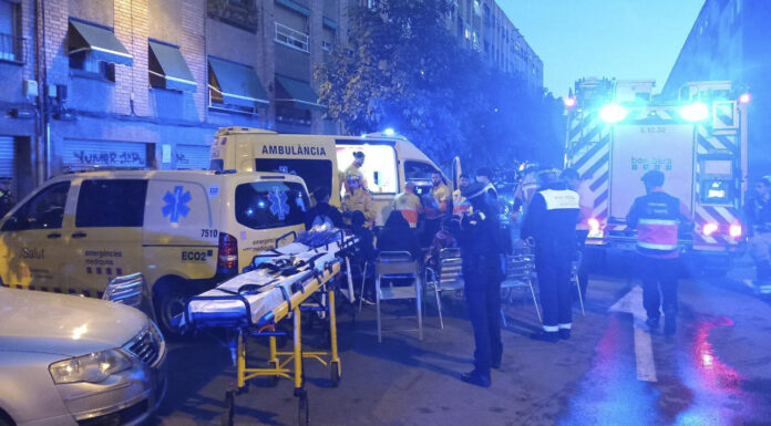 14 heridos en un incendio en Hospitalet debido a un patinete eléctrico 14 heridos en un incendio en Hospitalet debido a un patinete eléctrico