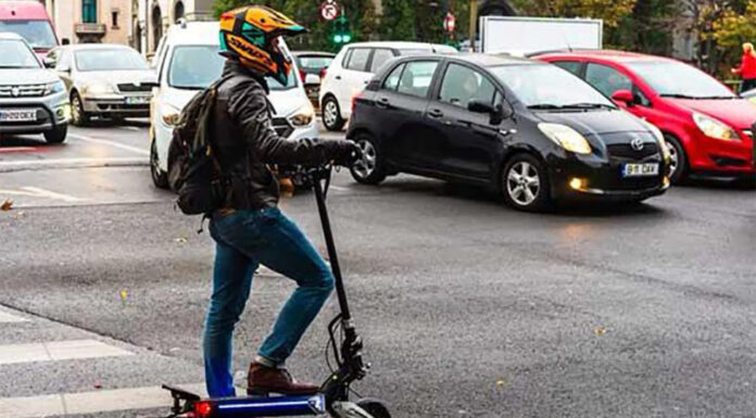 Obligatorio en uso del casco en los patinetes eléctricos a partir de abril Casco obligatorio en los patinetes eléctricos a partir de abril