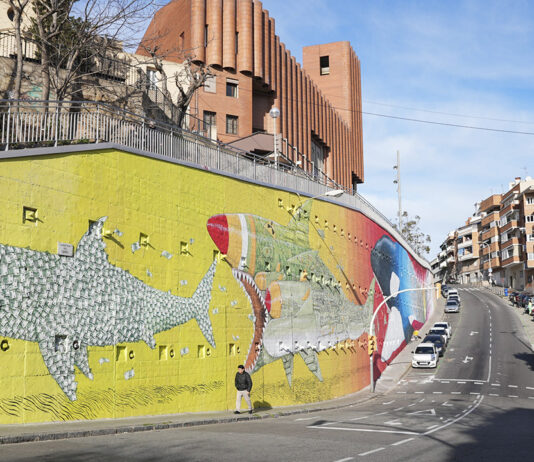 El Carmel recupera el mural del artista urbano BLU El Carmel recupera el mural del artista urbano BLU