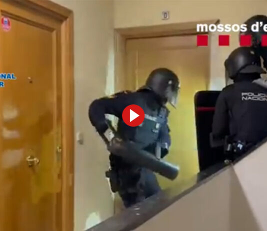 Prisión para cuatro falsos policías que robaron 400 kilos de hachís en un narcoasalto Prisión para cuatro falsos policías que robaron 400 kilos de hachís en un narcoasalto