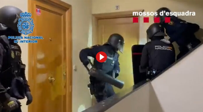 Prisión para cuatro falsos policías que robaron 400 kilos de hachís en un narcoasalto Prisión para cuatro falsos policías que robaron 400 kilos de hachís en un narcoasalto