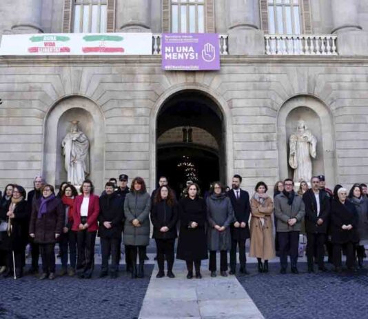 Barcelona condena el feminicidio de la mujer trans asesinada en Sant Martí Barcelona condena el feminicidio de la mujer trans asesinada en Sant Martí