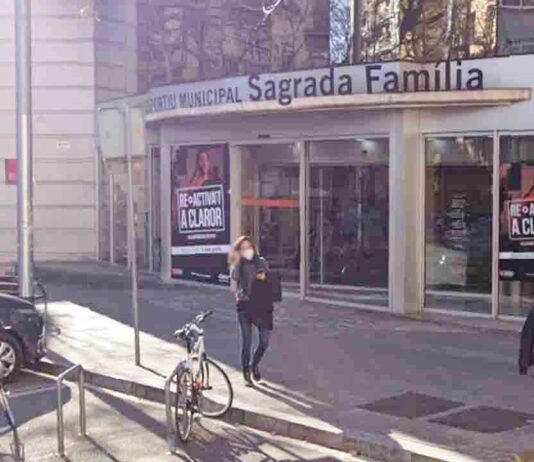 Fallece un sintecho en la calle, en el barrio de la Sagrada Familia Fallece un sintecho en la calle, en el barrio de la Sagrada Familia