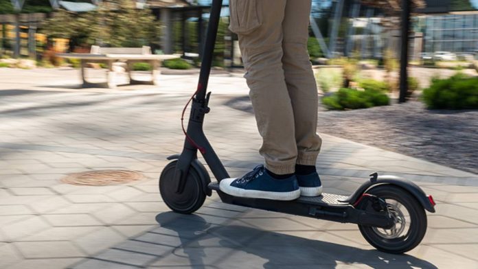 Consum retira del mercado dos modelos de patinete eléctrico