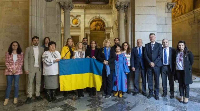 El Ayuntamiento pide la retirada de las tropas rusas de Ucrania El Ayuntamiento pide la retirada de las tropas rusas de Ucrania