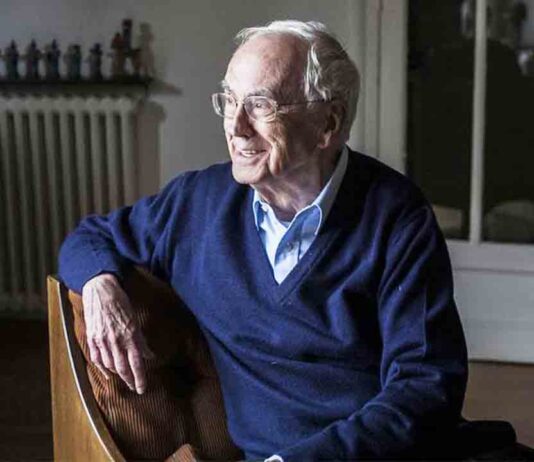 Muere el escritor y cronista Josep Maria Espinàs Muere el escritor y cronista Josep Maria Espinàs