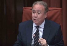 Uber y la ACCO atacan a los taxistas legales en Barcelona Se complica la celebración del MWC sin el Govern no actúa