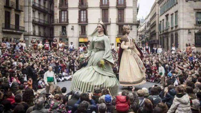 Santa Eulàlia llena la ciudad de tradición en el 40 aniversario de la fiesta