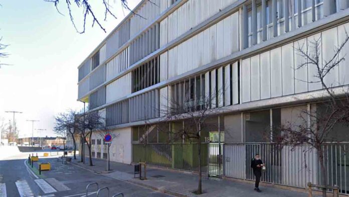 Barcelona compra 170 viviendas públicas de Regesa para evitar su privatización