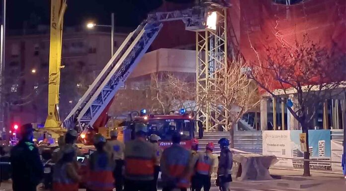Cuatro trabajadores heridos en Badalona por el derrumbe de un edificio Cuatro trabajadores heridos en Badalona por el derrumbe de un edificio