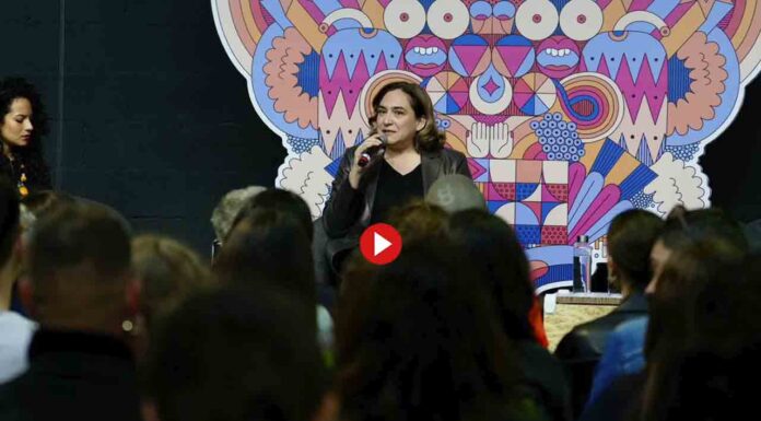 Ada Colau: «La lucha de nuestras madres y nuestras abuelas nos empodera como mujeres» Ada Colau: "La lucha de nuestras madres y nuestra abuelas nos empodera como mujeres"