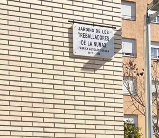 Placa de conmemoración a las trabajadoras de Numax Placa de conmemoración a las trabajadoras de Numax