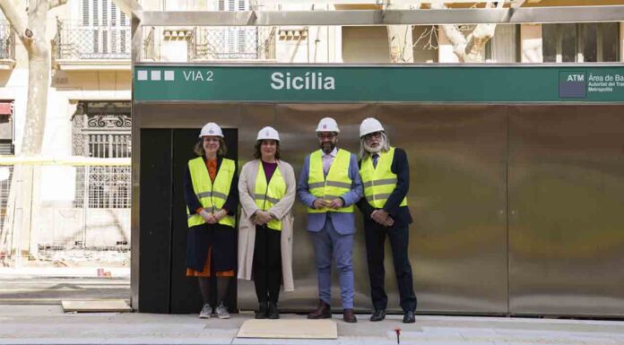 Se instala la marquesina del tranvía en Sicilia, que unirá Glòries con Verdaguer Se instala la marquesina del tranvía en Sicilia, que unirá Glòries con Verdaguer