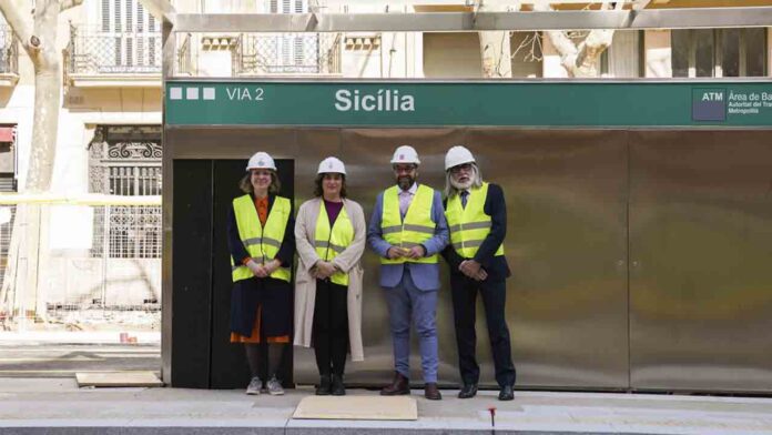 Se instala la marquesina del tranvía en Sicilia, que unirá Glòries con Verdaguer