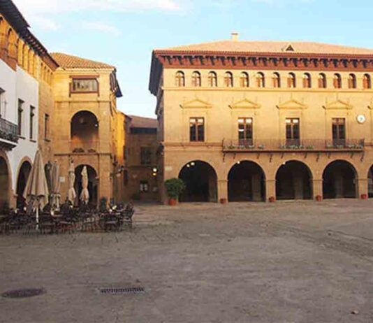 Investigan una agresión sexual a una joven en Poble Espanyol Investigan una agresión sexual a una joven en Poble Espanyol