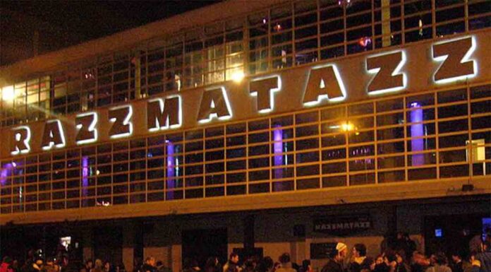Una amenaza de bomba obliga a cerrar la Sala Razzmatazz Razzmatazz crea la figura del orientador de igualdad
