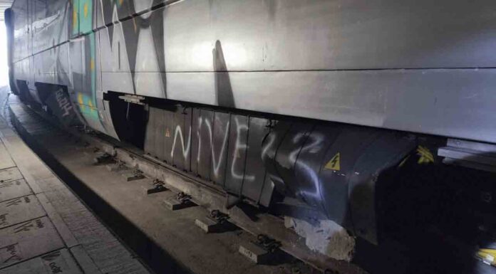Se sale de la vía un tren de Rodalies en la Sagrera por unos bloques de hormigón Se sale de la vía un tren de Rodalies en la Sagrera por unos bloques de hormigón