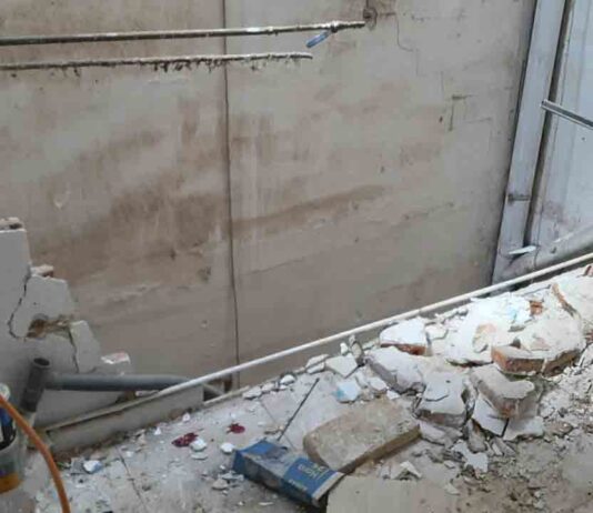 Una explosión por una fuga de gas en un piso de El Raval deja tres heridos Una explosión por una fuga de gas en un piso de El Raval deja tres heridos