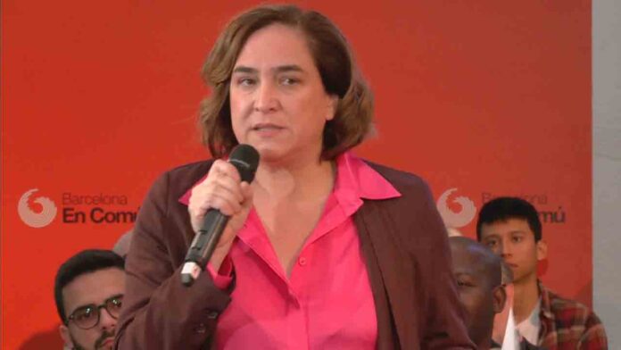 Ada Colau acusa a Trias de 'negacionismo climático'