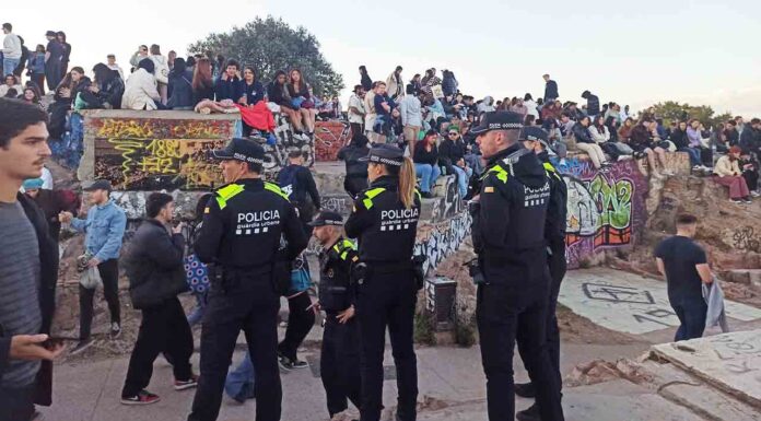 Los Bunkers del Carmel cerrarán cada tarde a partir del 2 de mayo Vuelven a desalojar los bunkers del Carmel por la masificación de turistas