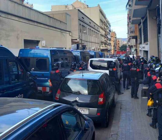 Desalojan un local en Poble-sec ocupado por 19 ladrones multirreincidentes Desalojan un local en Poble-sec ocupado por 19 ladrones multirreincidentes
