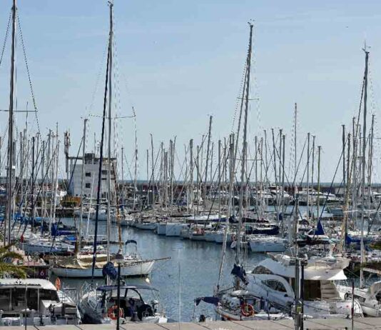 Feria de embarcaciones sostenibles en el Port Olímpic El Port Olímpic acoge la salida de la 20ª edición de la Regata Ophiusa