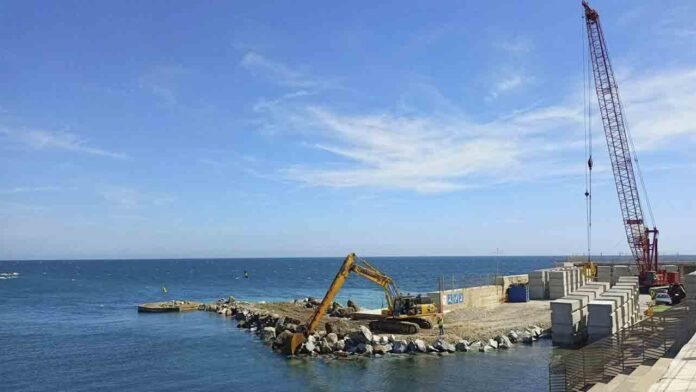 El Puerto Olímpico impulsa los trabajos del dique del Centro Municipal de Vela