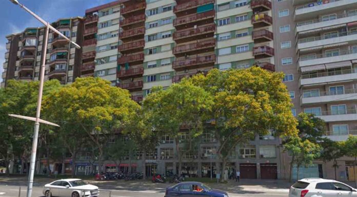 Ascienden a 77 las licencias turísticas suspendidas del bloque de la calle Tarragona Los 120 pisos turísticos de la calle Tarragona son de la mujer de Manuel Valls