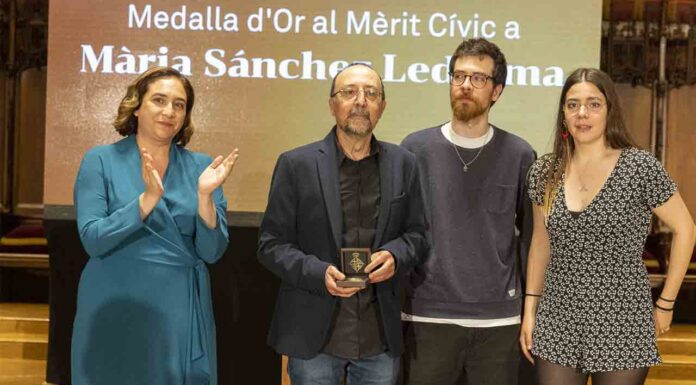 Medalla de Oro al Mérito Cívico, a título póstumo, a Mària Sánchez Ledesma Barcelona entrega la Medalla de Oro al Mérito Cívico, a título póstumo, a Mària Sánchez Ledesma