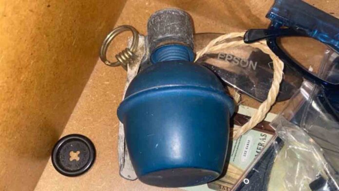 Una mujer encuentra una granada en un cajón de su casa de su difunto marido