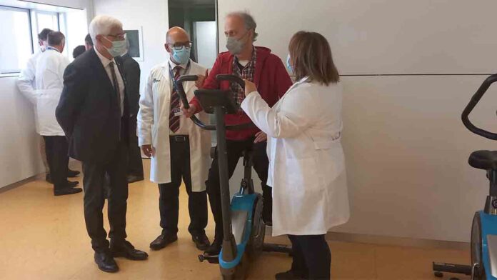 Vall d'Hebron hace el primer trasplante de pulmón en el mundo sin abrir el tórax