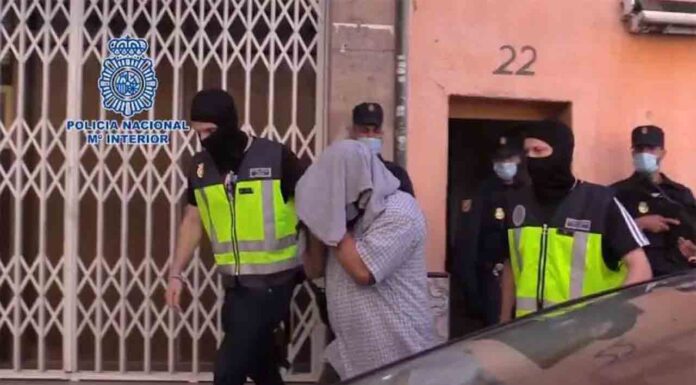 8 años de cárcel a tres hermanos por crear una célula yihadista en Badalona 8 años de cárcel a tres hermanos por crear una célula yihadista en Badalona