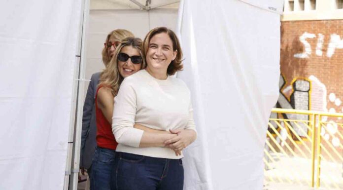 Ada Colau ganaría el 28-M según una encuesta del diario ‘Ara’ Ada Colau ganaría el 28-M según una encuesta del diario 'Ara'