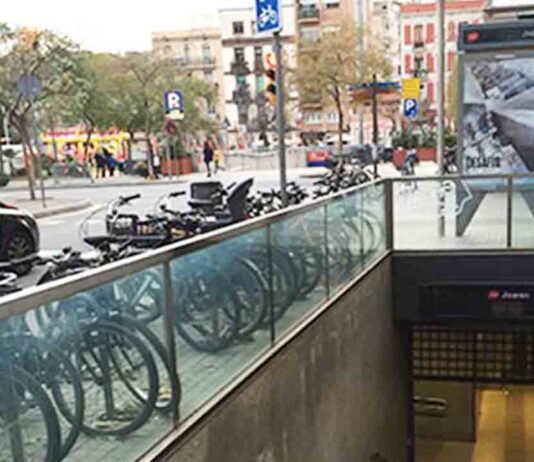 Transporte público para las Fiestas de Gracia 2024 Agresión a un vigilante de seguridad en el Metro L4 de Joanic