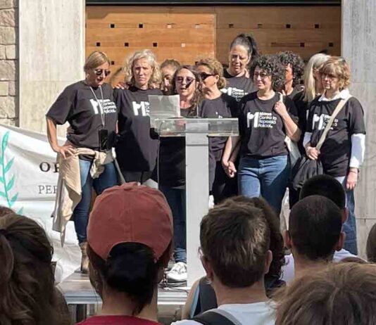 Concentración para denunciar la violencia policial contra el Esplai del Pi Concentración para denunciar la violencia policial contra el Esplai del Pi