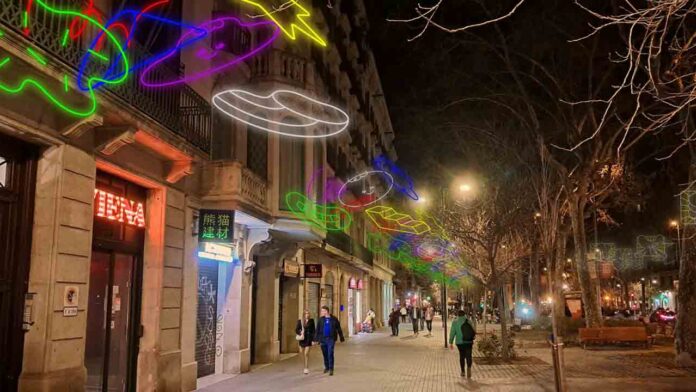El alumbrado navideño 2023 de Barcelona llega al Passeig de Sant Joan