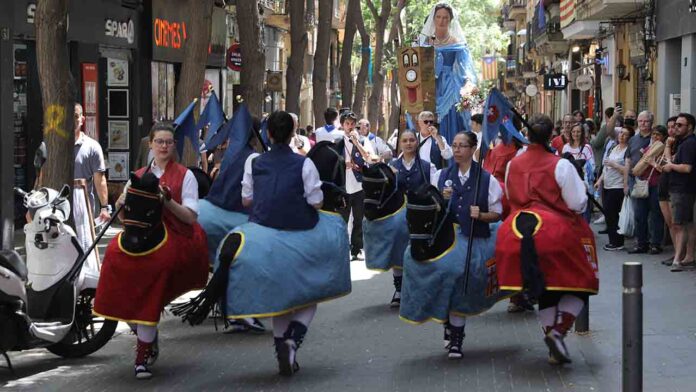 Los Gigantes de Gracia celebran las fiestas de San Isidro