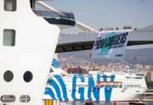 La Guardia Civil identifica a militantes de la CUP en el Muelle Adosado La Guardia Civil identifica a militantes de la CUP en el Muelle Adosado