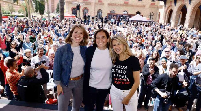 «La culpa de todo la tiene Ada Colau», la camiseta que ha lucido Yolanda Díaz "La culpa de todo la tiene Ada Colau", la camiseta que ha lucido Yolanda Díaz