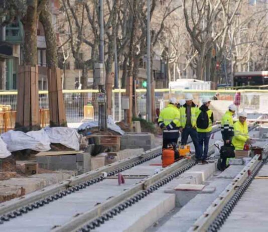 Lepanto y Padilla en Diagonal estarán cortadas hasta julio por las obras del tranvía Lepanto y Padilla en Diagonal estarán cortadas hasta julio por las obras del tranvía